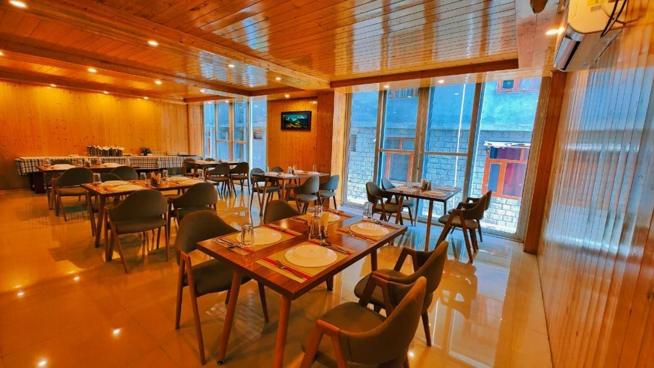 Tata Vista Resort Mall Road Manali - Centrally Heated & Air Cooled エクステリア 写真