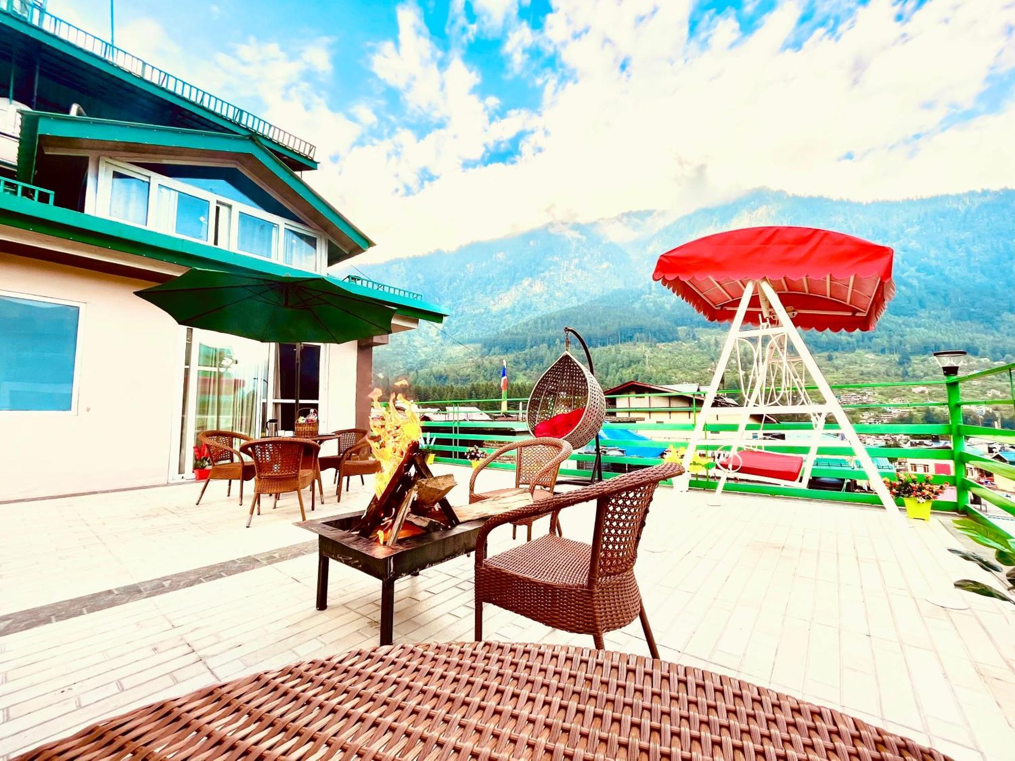 Tata Vista Resort Mall Road Manali - Centrally Heated & Air Cooled エクステリア 写真