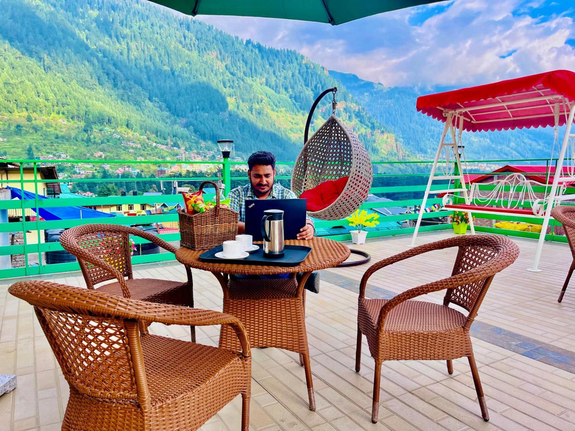 Tata Vista Resort Mall Road Manali - Centrally Heated & Air Cooled エクステリア 写真
