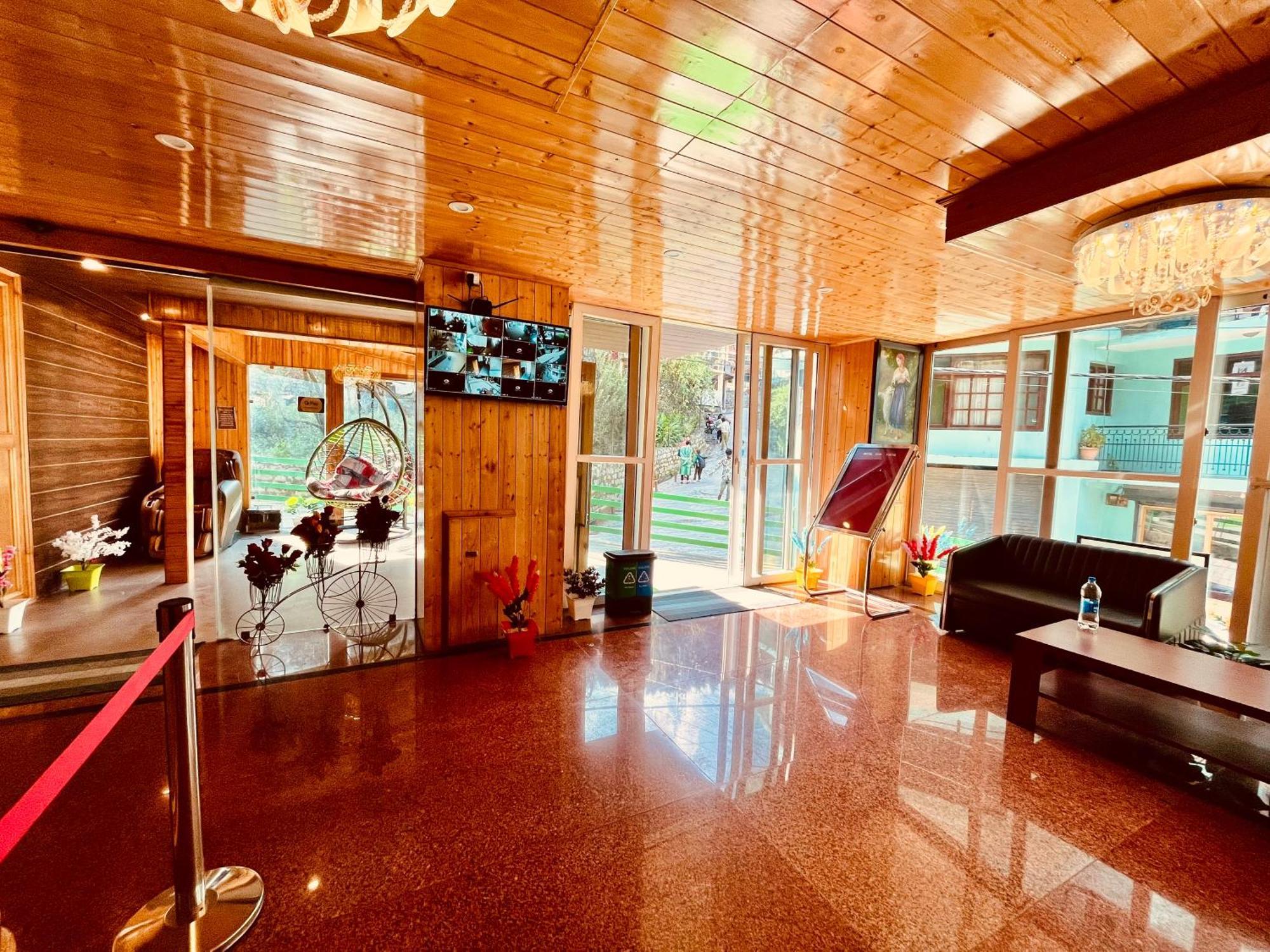 Tata Vista Resort Mall Road Manali - Centrally Heated & Air Cooled エクステリア 写真