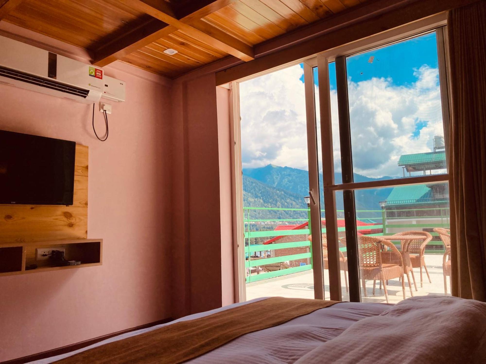 Tata Vista Resort Mall Road Manali - Centrally Heated & Air Cooled エクステリア 写真